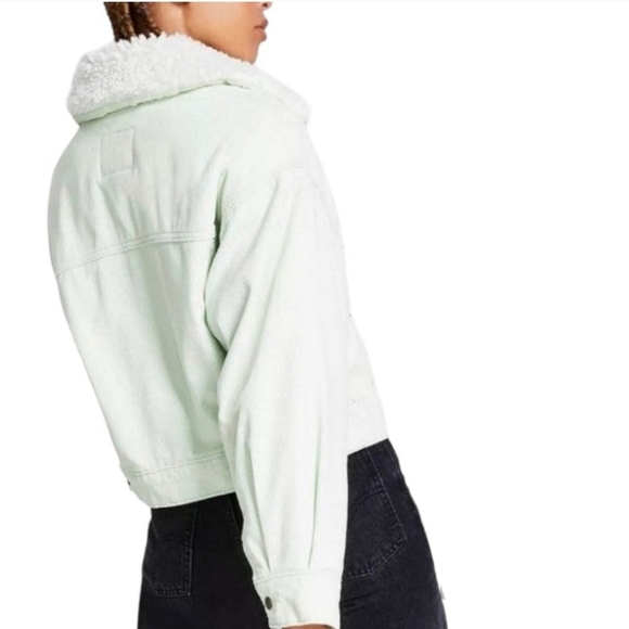 Levi's Women's Plus Size 4X Sherpa Meadow Mist Baby Baggy Trucker Jacket NWT - Picture 2 of 7